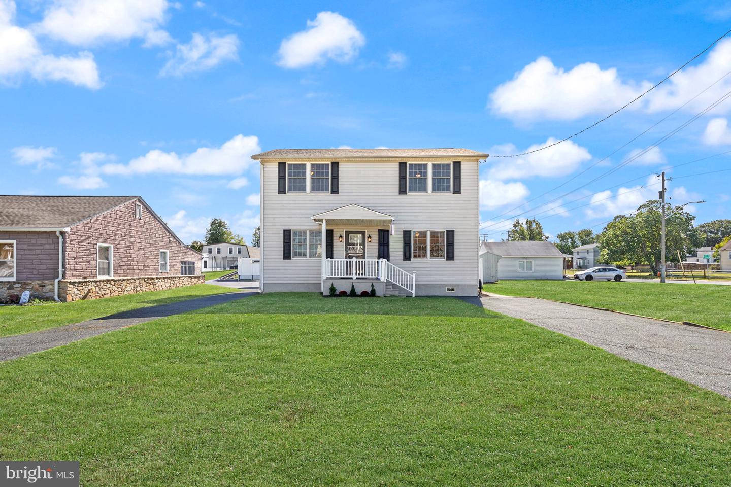 6915 RIVER DRIVE RD Property Photo 1