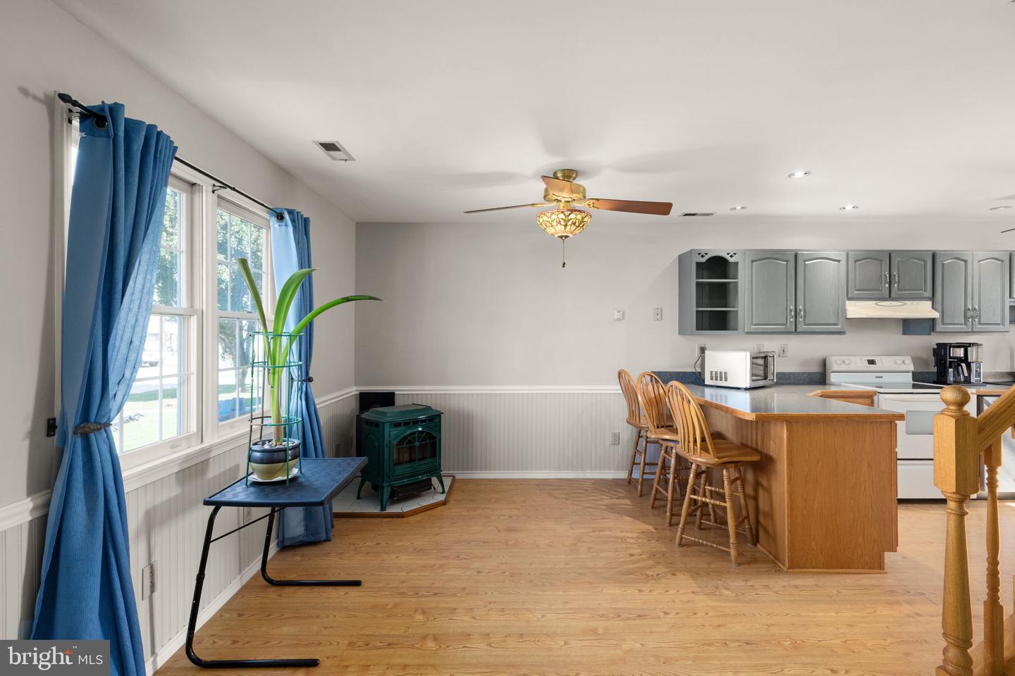 6915 River Drive Rd Property Photo 10