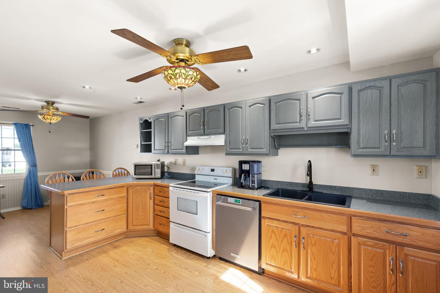 6915 River Drive Rd Property Photo 12