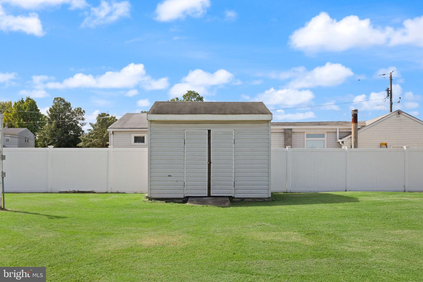 6915 River Drive Rd Property Photo 29