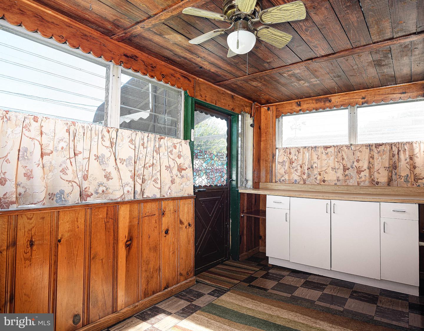 1827 Walnut Ave Property Photo 13