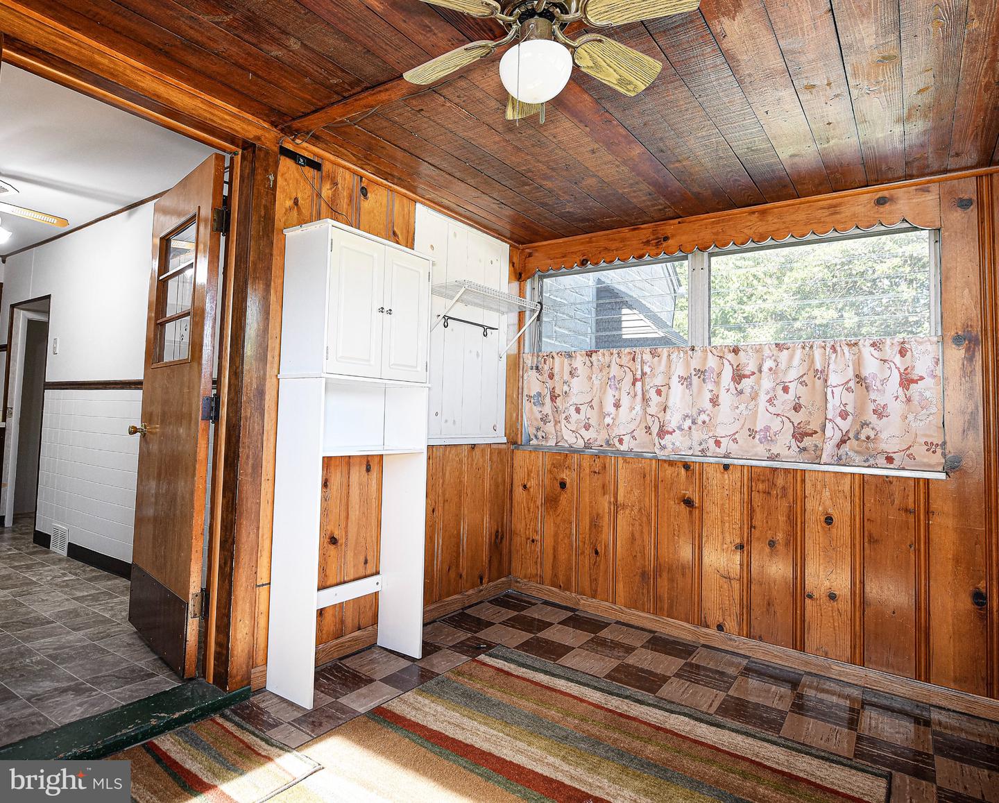 1827 Walnut Ave Property Photo 14