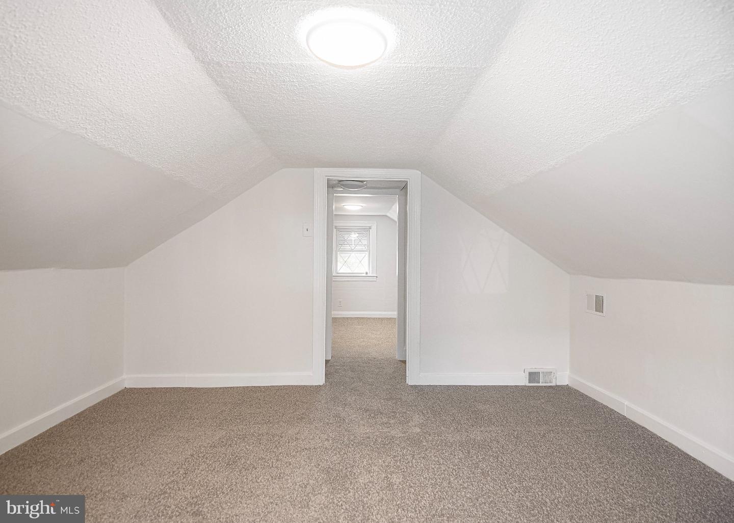 1827 Walnut Ave Property Photo 18