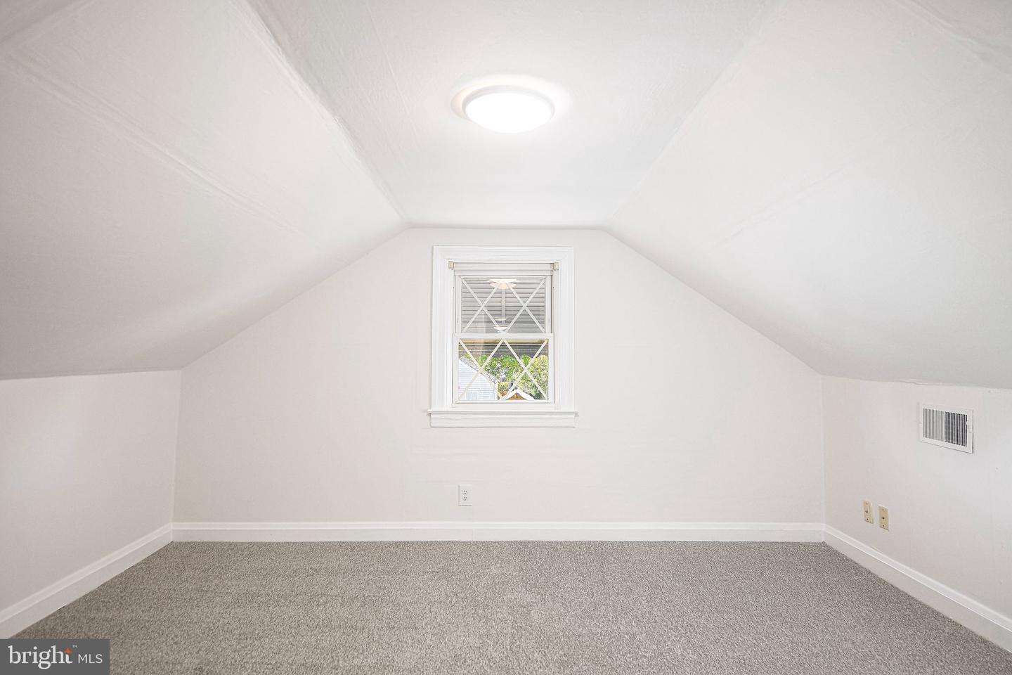 1827 Walnut Ave Property Photo 19