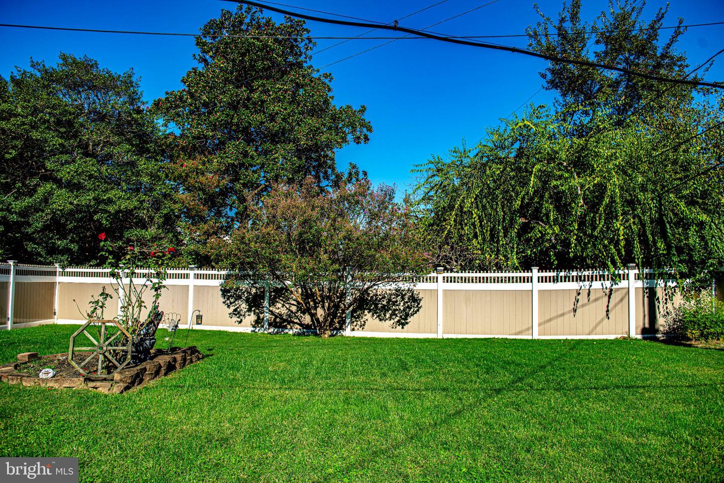 1827 Walnut Ave Property Photo 27