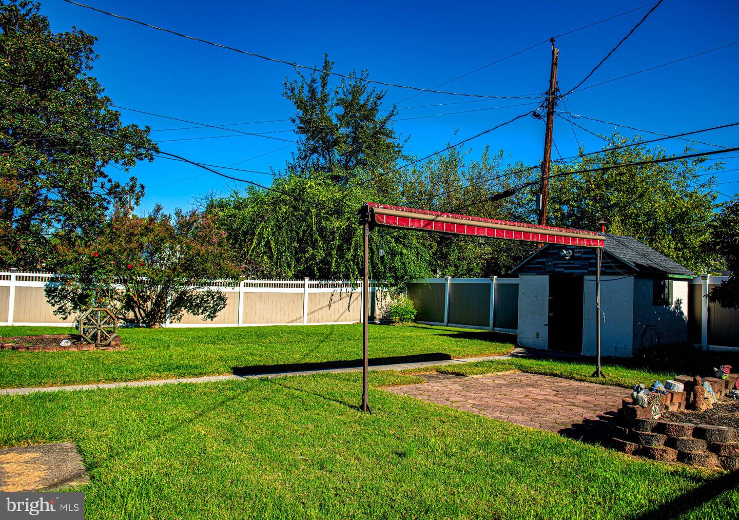 1827 Walnut Ave Property Photo 28