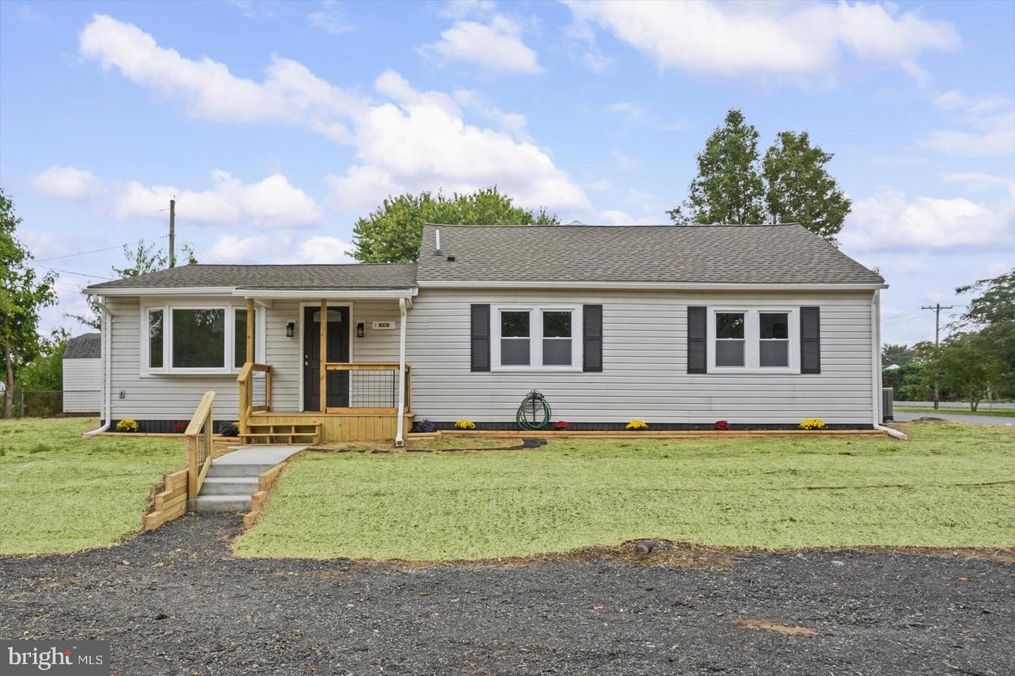 1 Beacon Rd Property Photo 2
