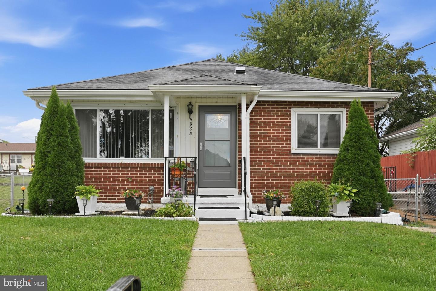 5903 PRINCE GEORGE ST Property Photo 1