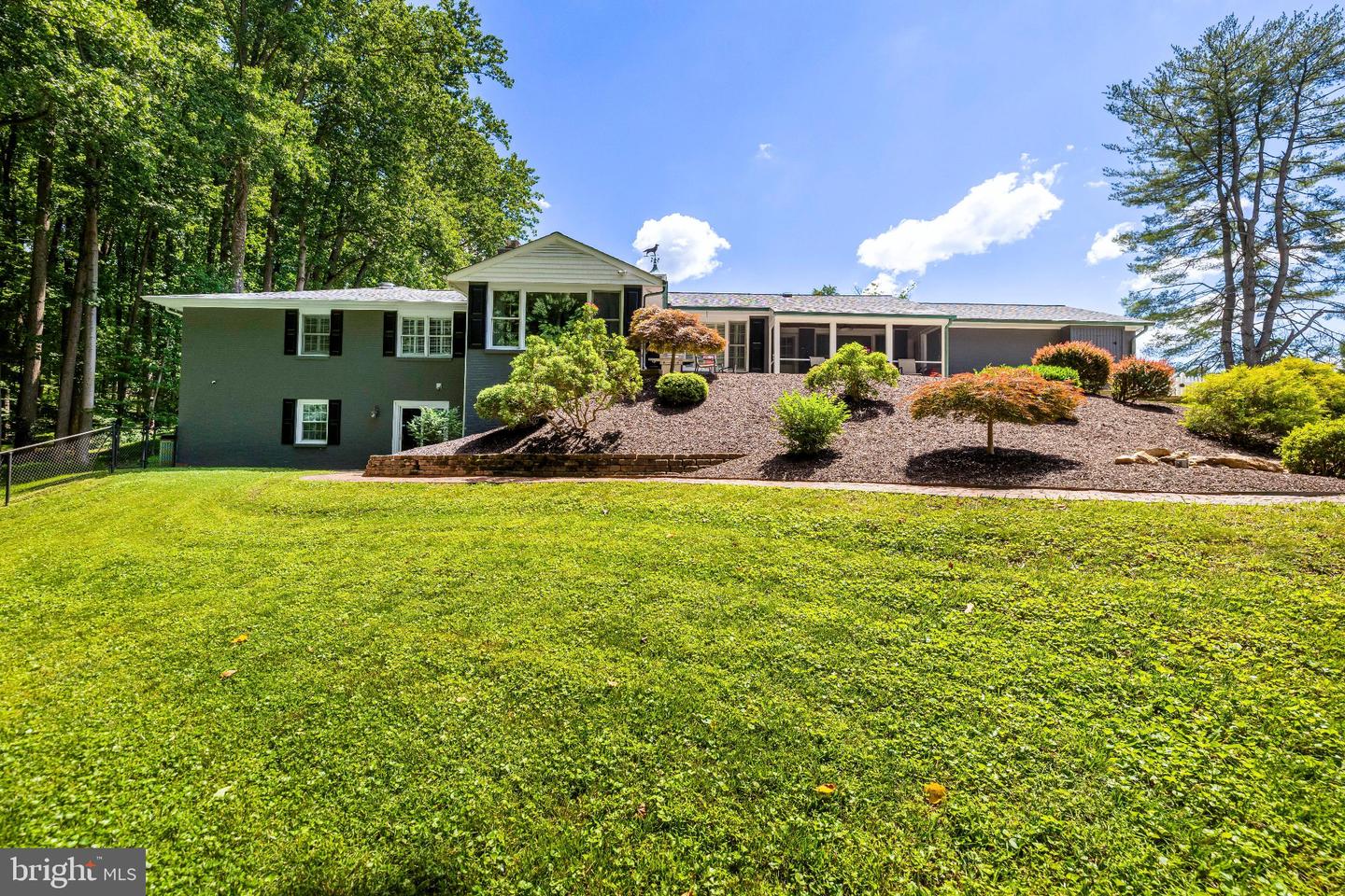 3915 Dance Mill Rd Property Photo 5