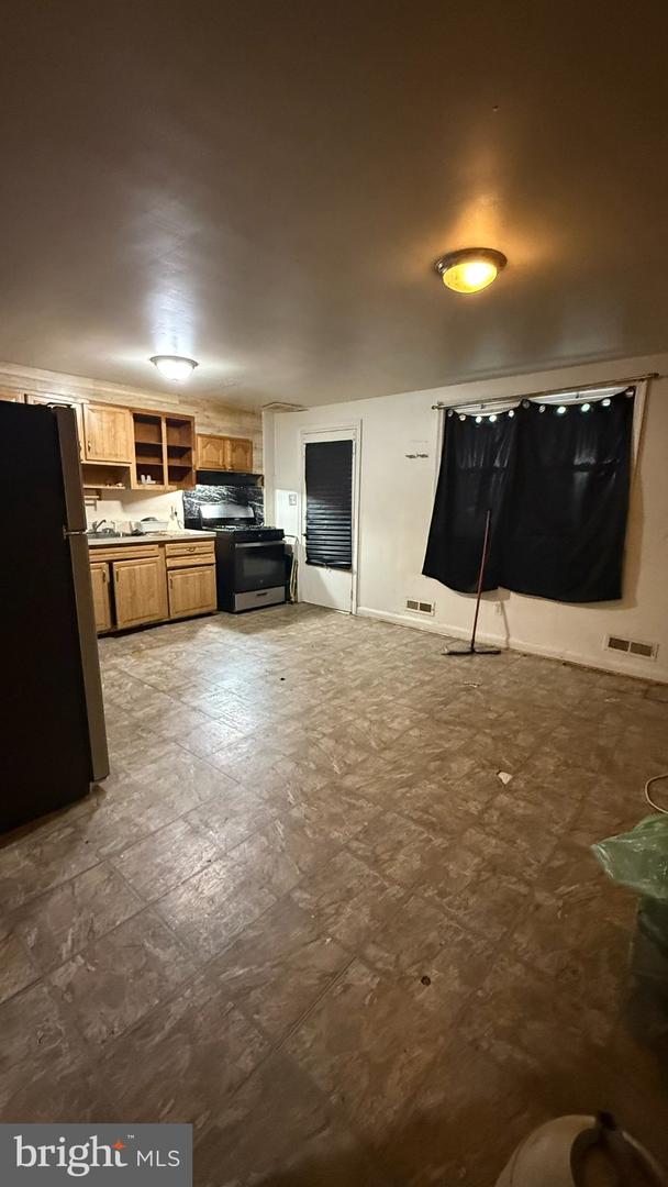 7504 Hillsway Ave Property Photo 4