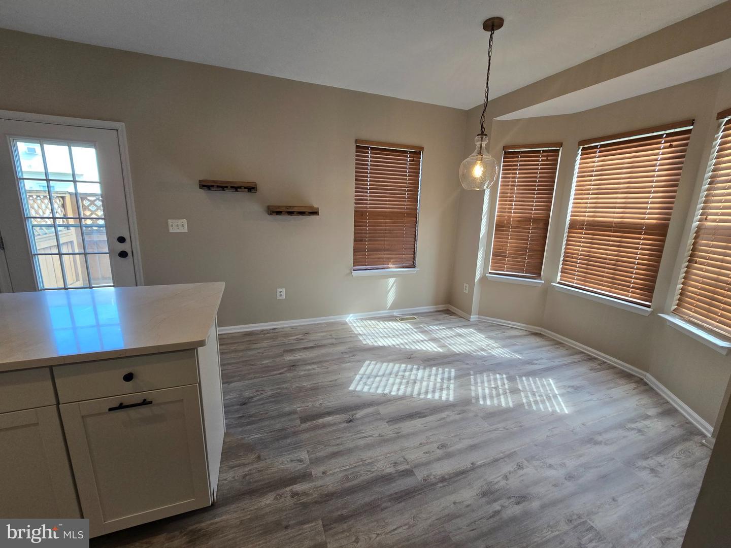 24 Hallsdale Ct Property Photo 6