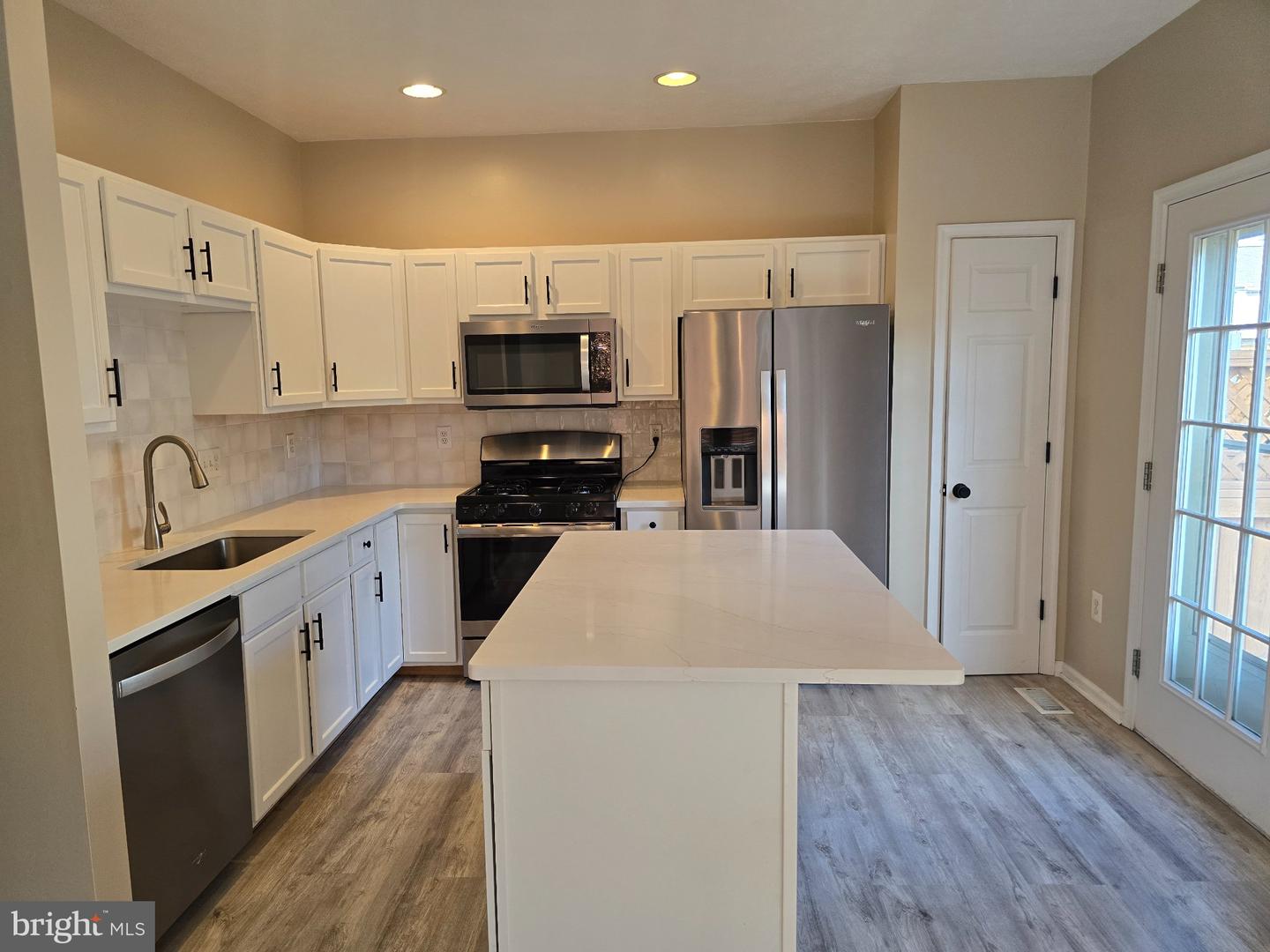 24 Hallsdale Ct Property Photo 7