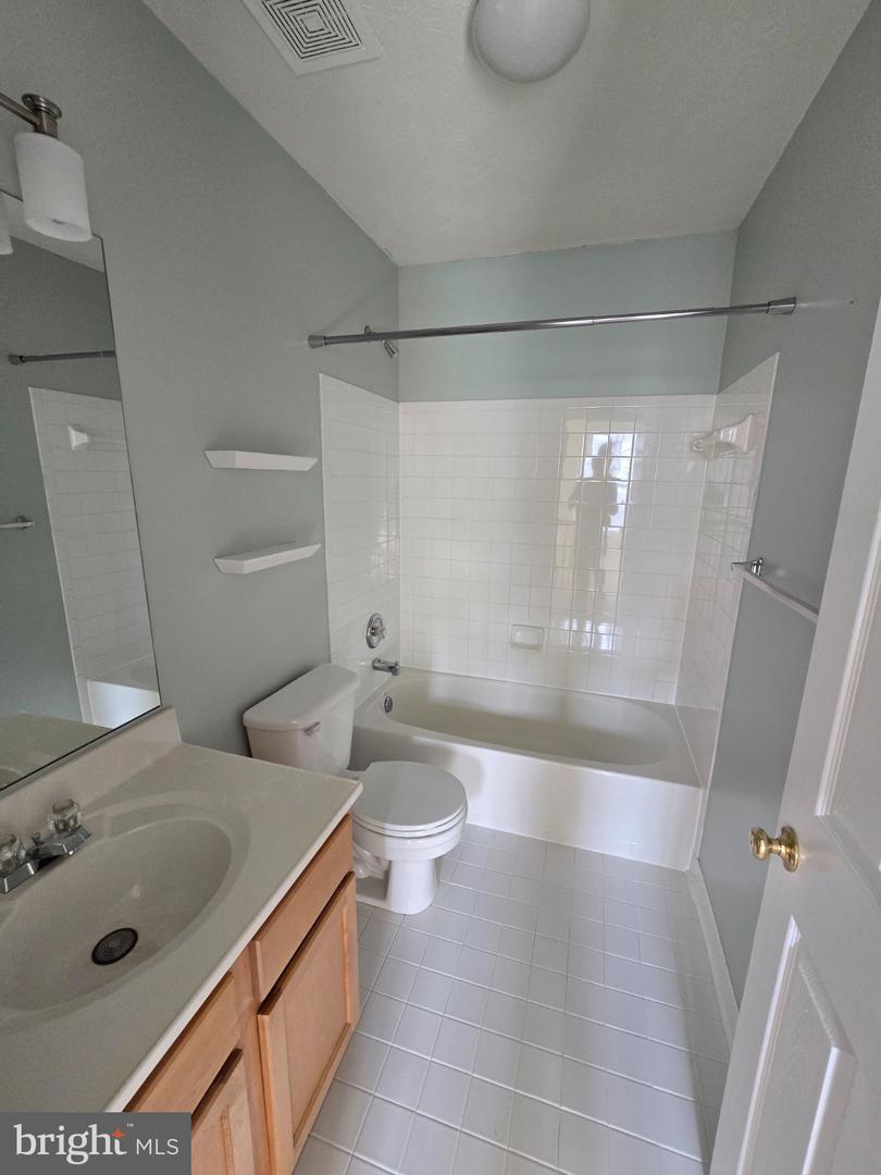 24 Hallsdale Ct Property Photo 9