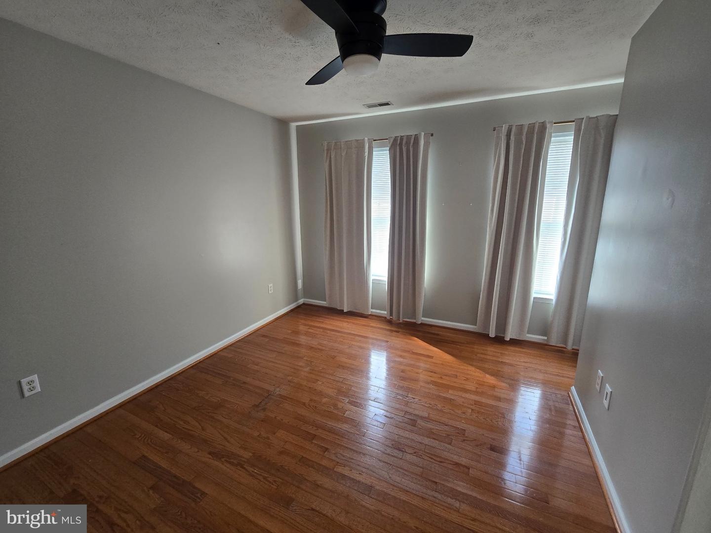 24 Hallsdale Ct Property Photo 11