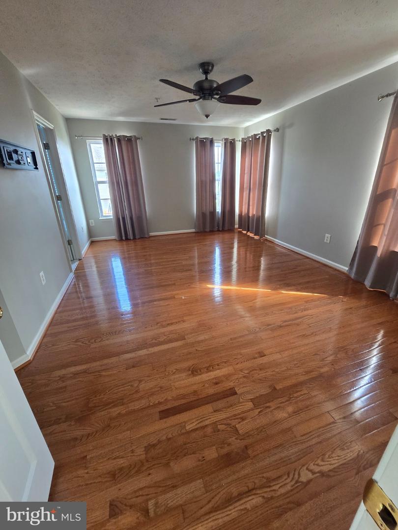 24 Hallsdale Ct Property Photo 12