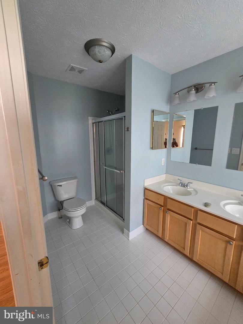 24 Hallsdale Ct Property Photo 14