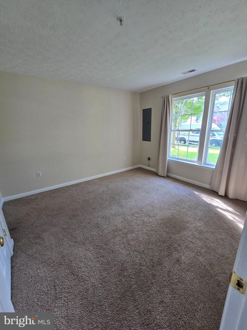 24 Hallsdale Ct Property Photo 16