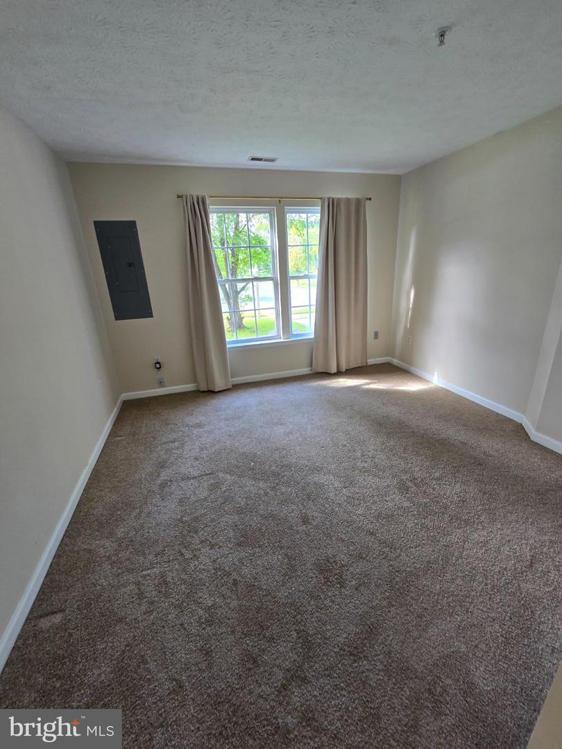 24 Hallsdale Ct Property Photo 19