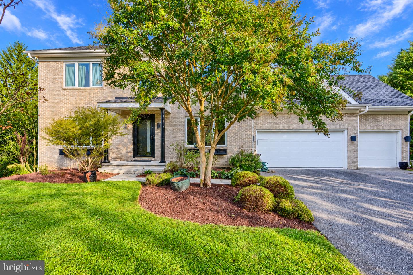 7 BEECHAM CT Property Photo 1
