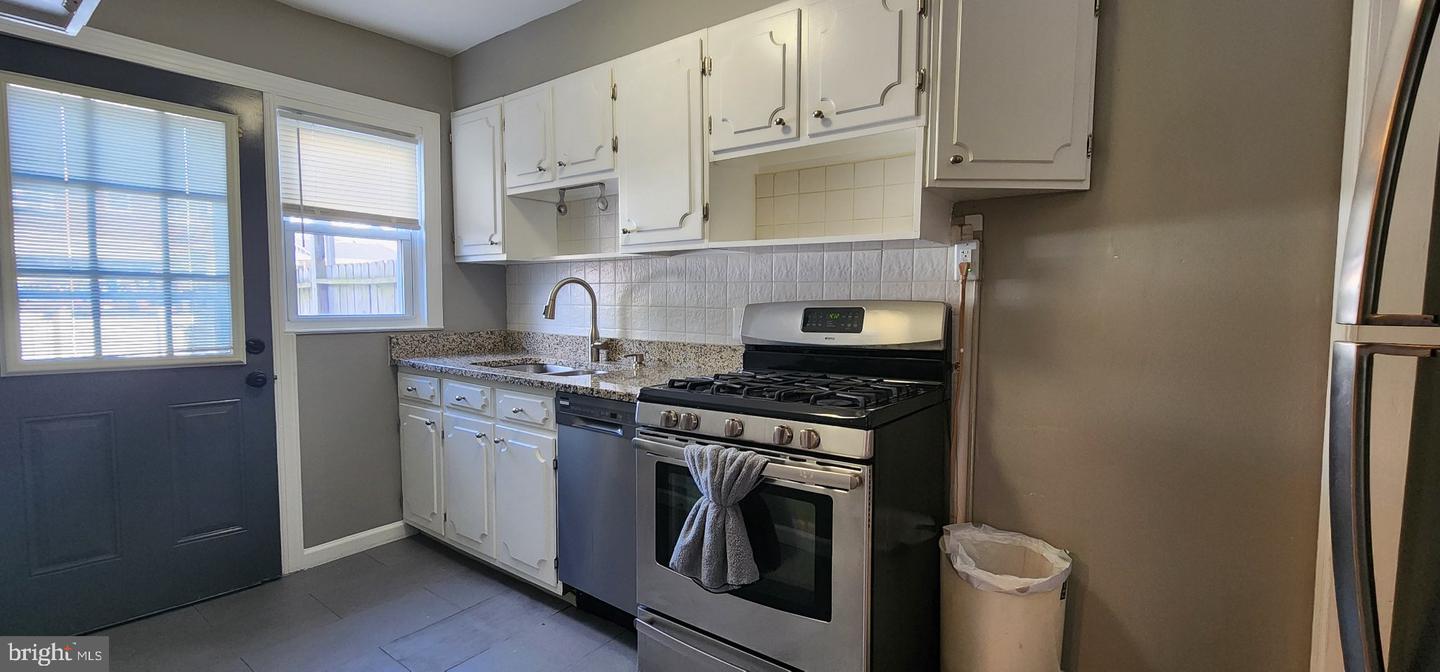 213 Riverthorn Rd Property Photo 10
