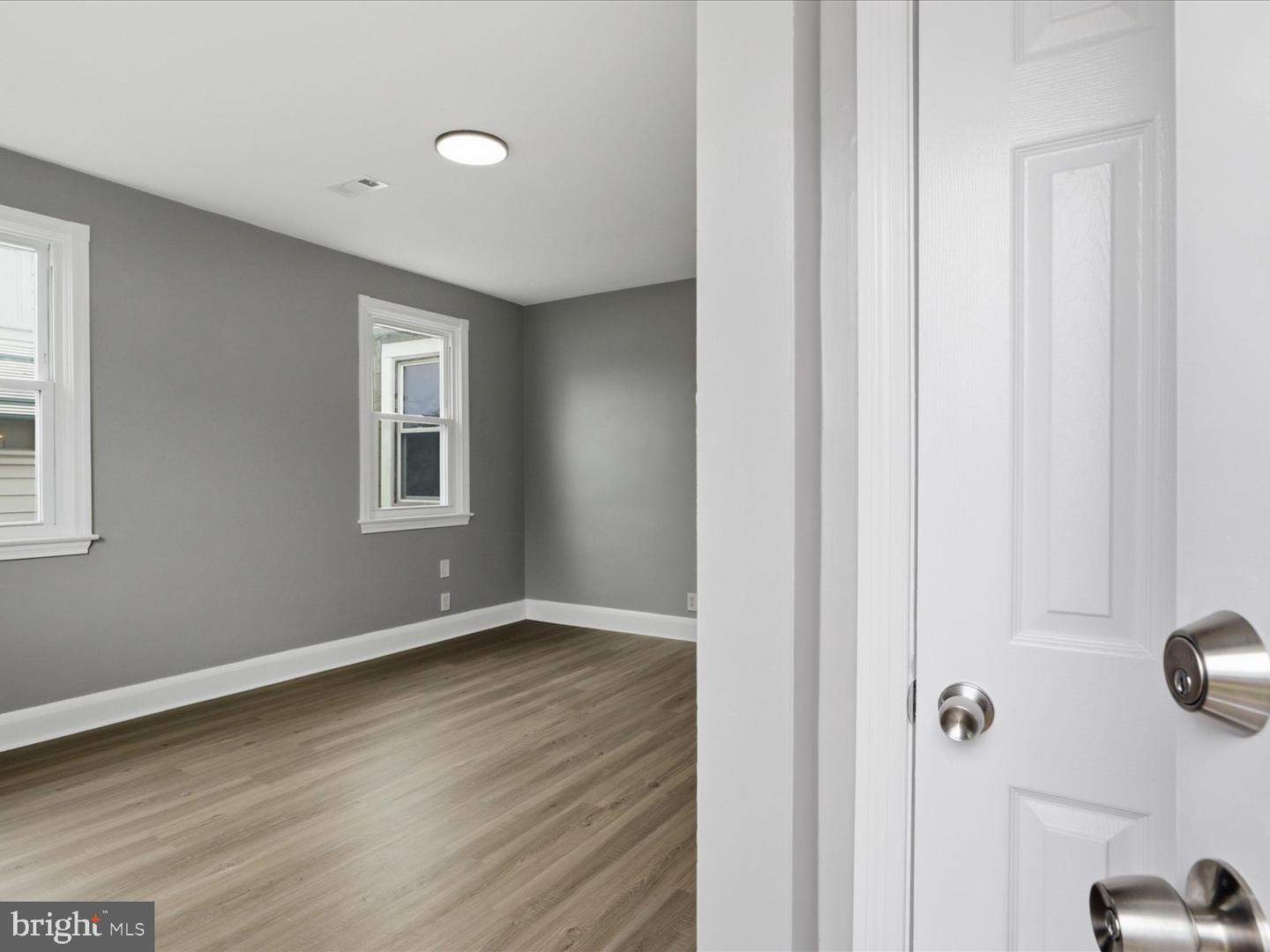 6408 Gilmore St Property Photo 3