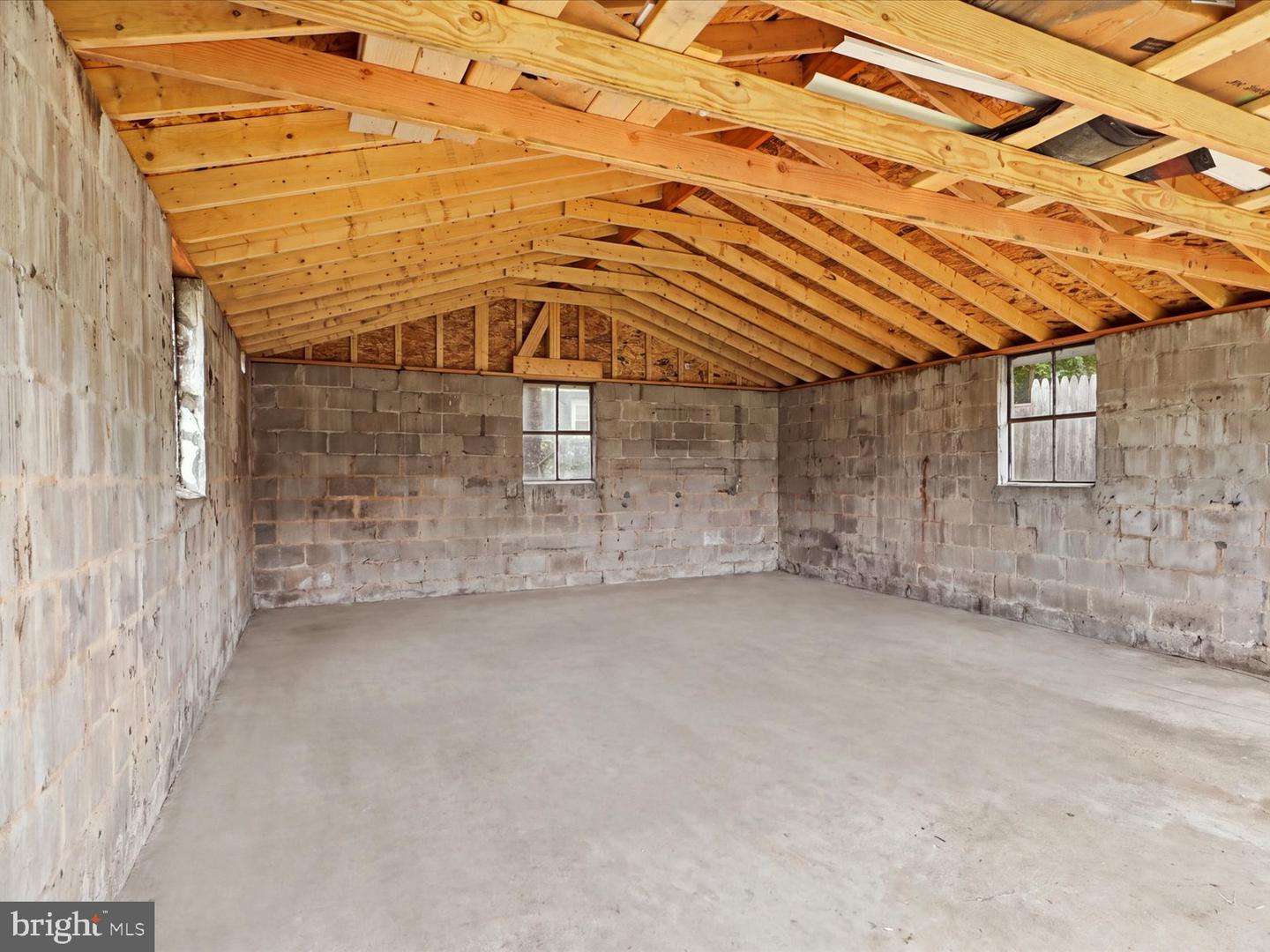 6408 Gilmore St Property Photo 30
