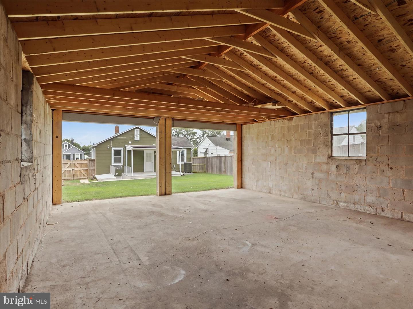 6408 Gilmore St Property Photo 31