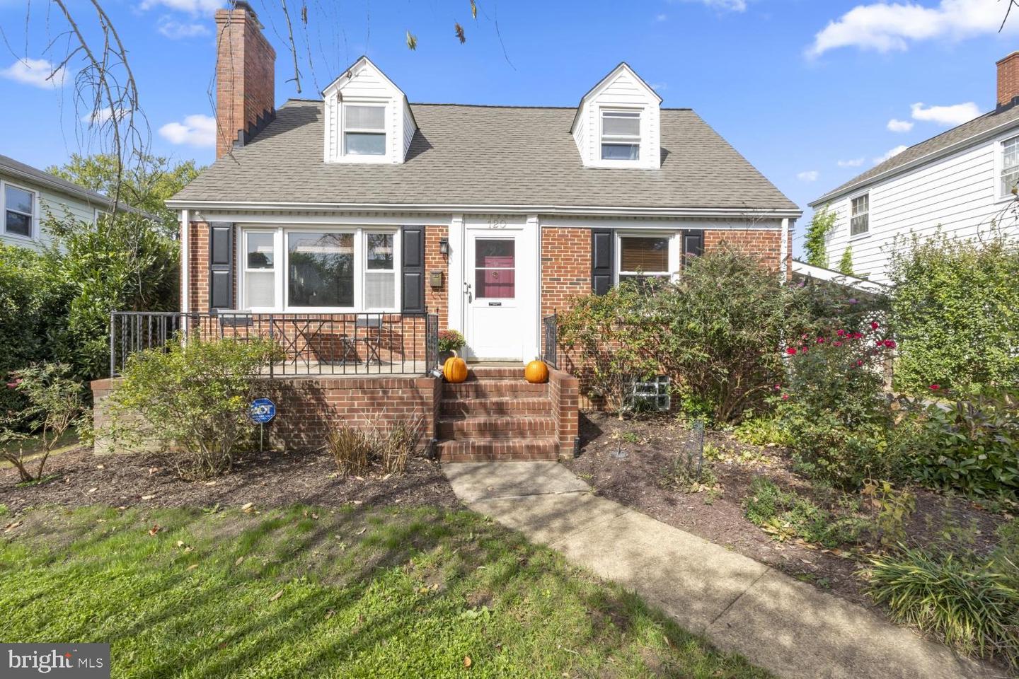 120 Hawthorne Ave Property Photo 2