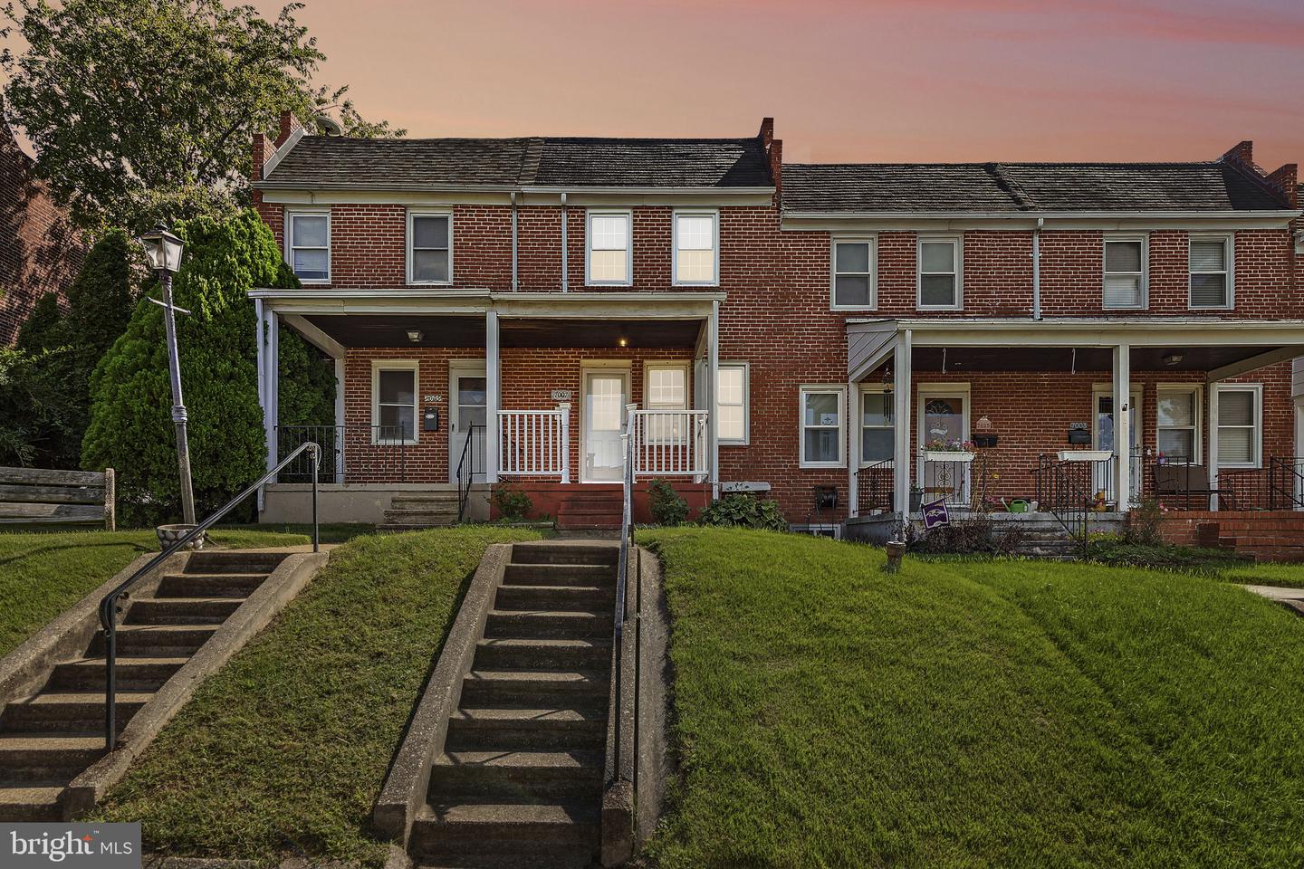 7007 BANK ST Property Photo 1