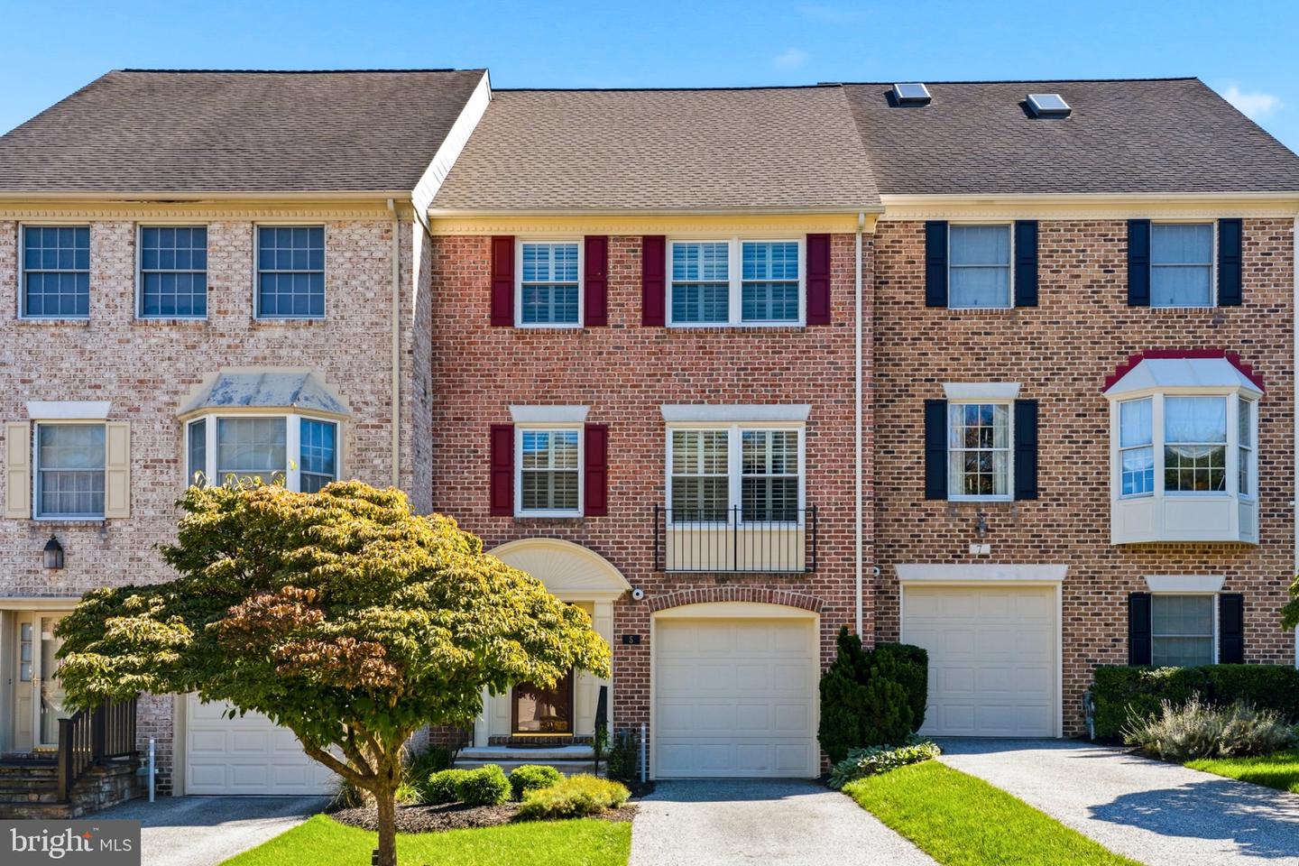 5 BALLYBUNION CT Property Photo 1