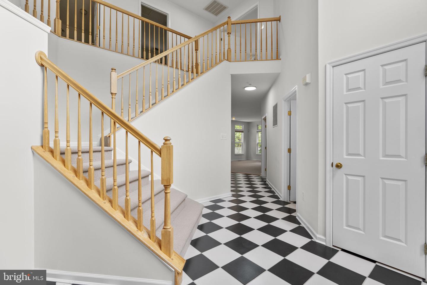 9012 Forest Oaks Rd Property Photo 3
