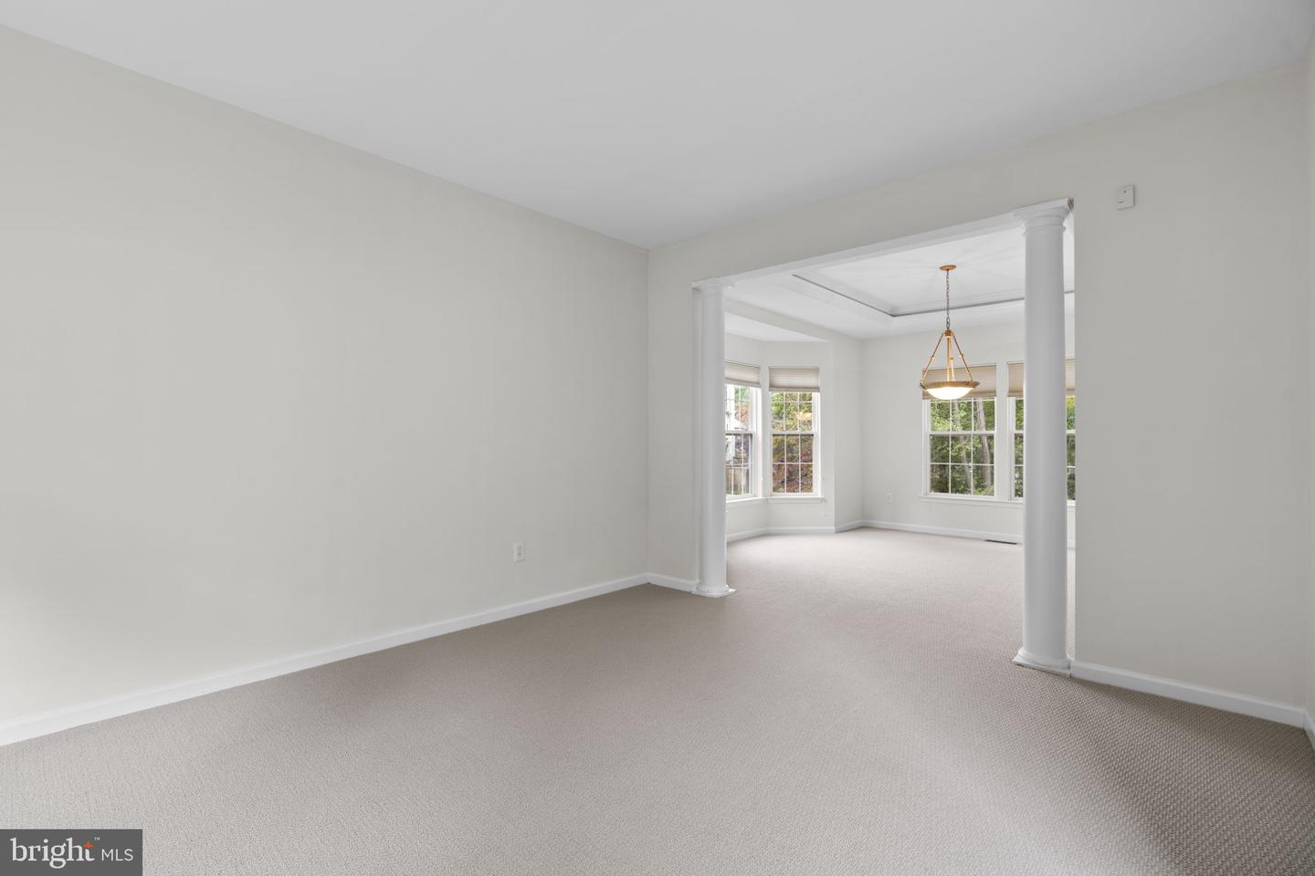 9012 Forest Oaks Rd Property Photo 5