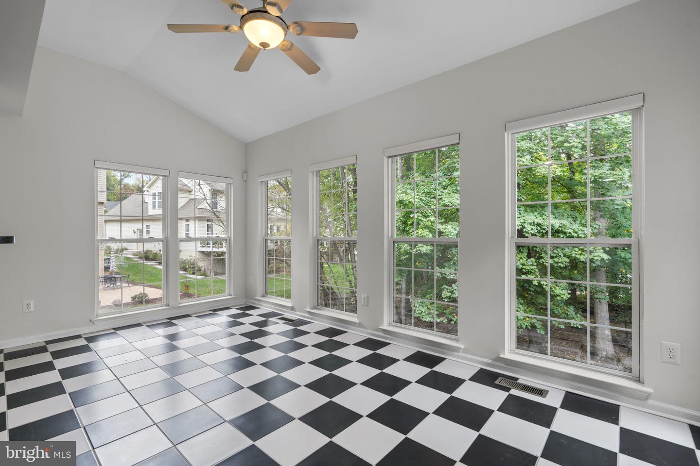 9012 Forest Oaks Rd Property Photo 17