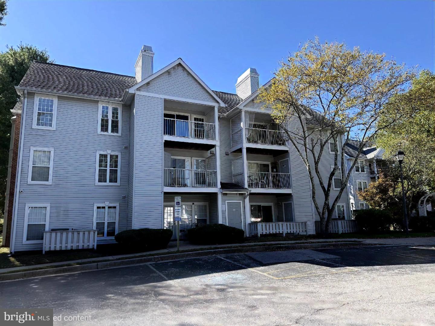 4403 Silverbrook Ln #a102 Property Photo 2