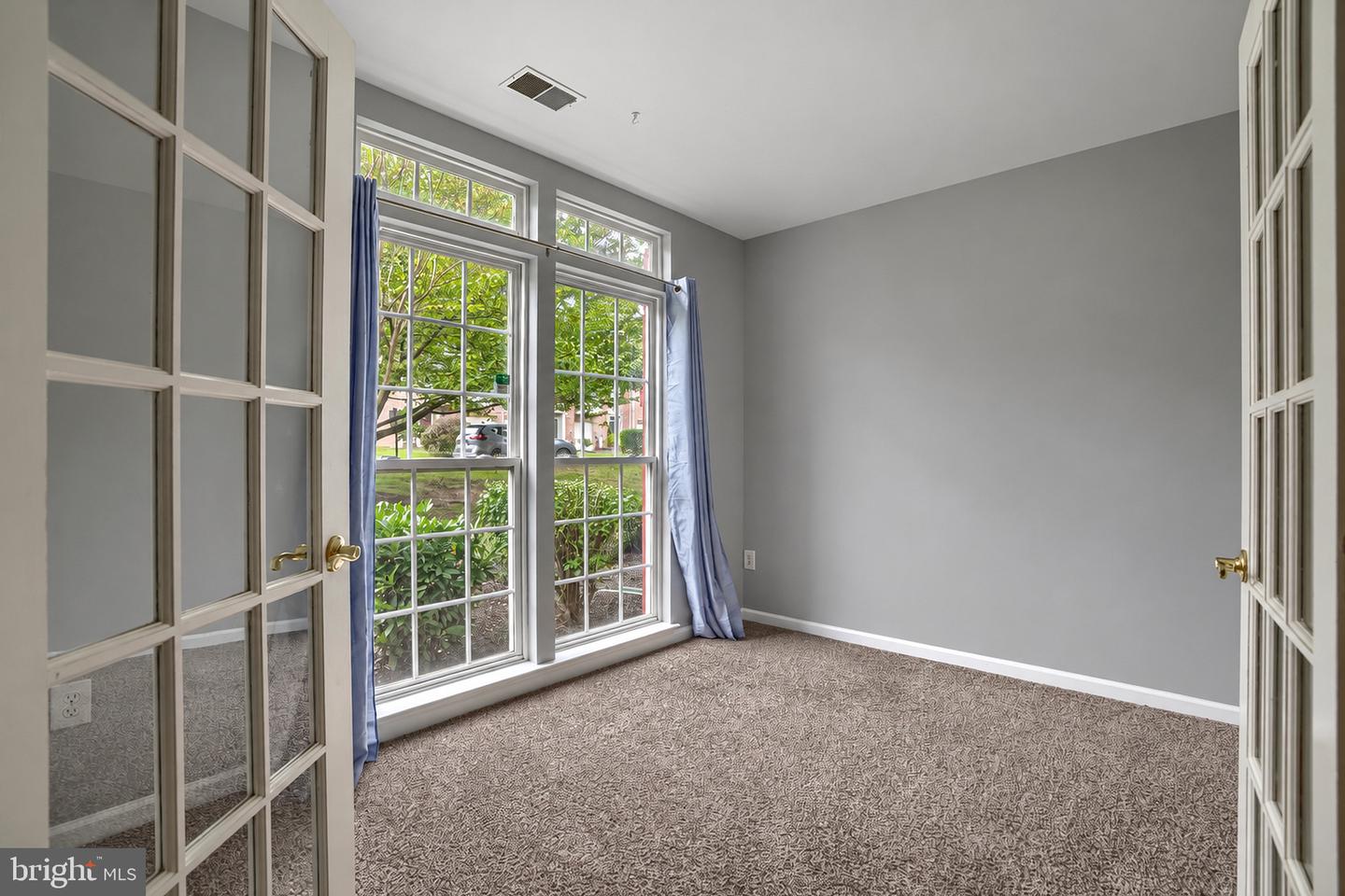 5012 Strawbridge Ter #5012 Property Photo 4