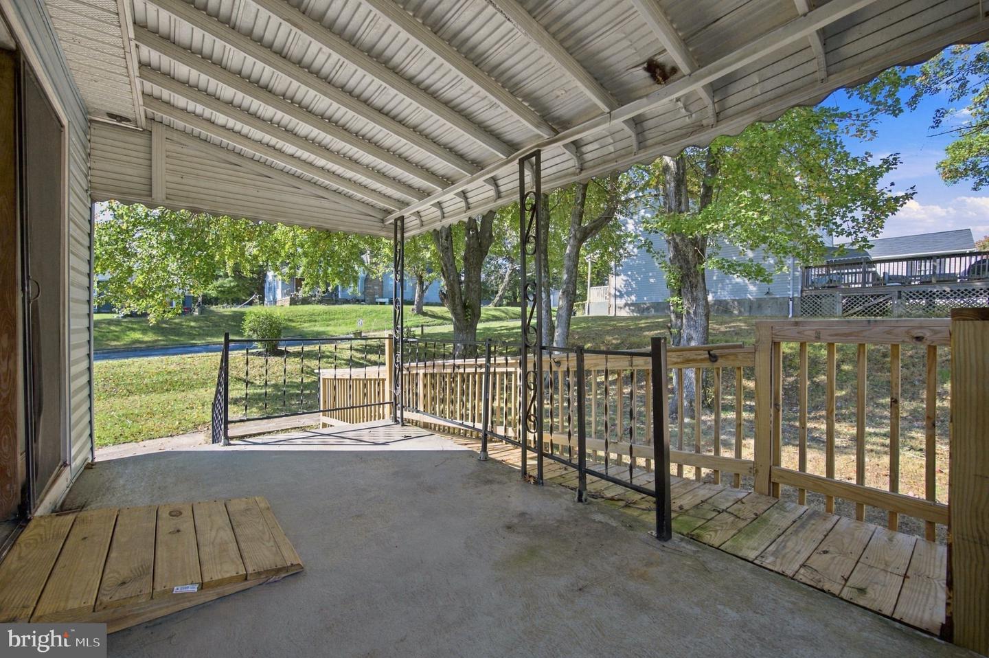 3726 Springdell Ave Property Photo 5