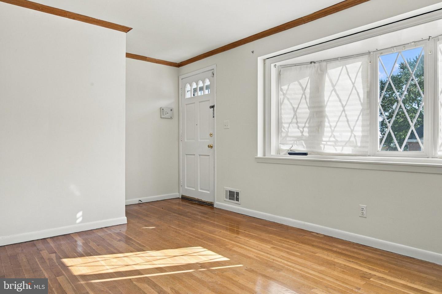 3726 Springdell Ave Property Photo 6