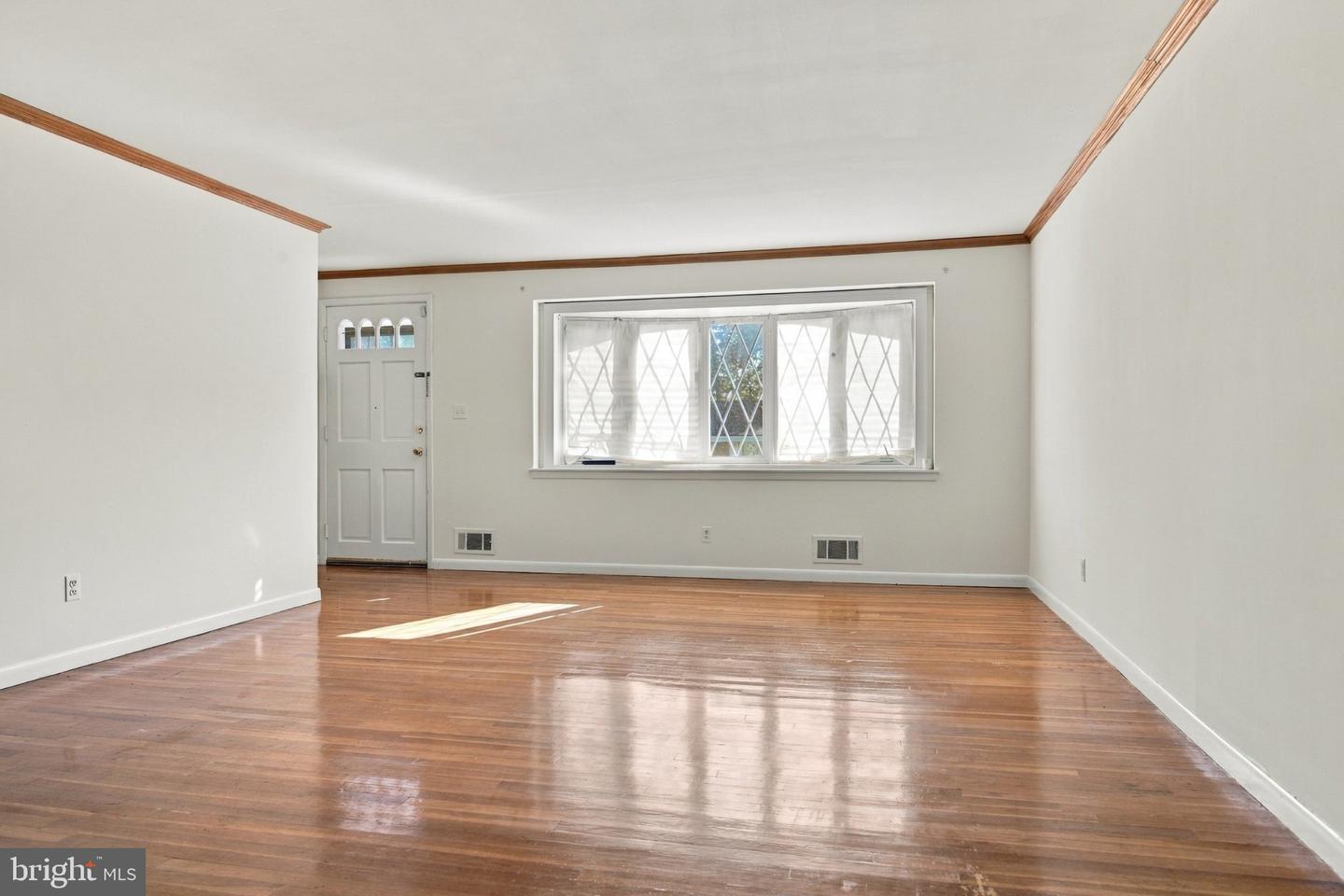 3726 Springdell Ave Property Photo 7