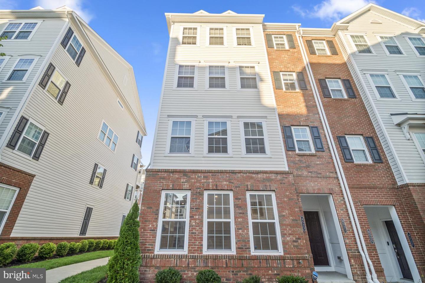 4523 REANEY LN #499 Property Photo 1