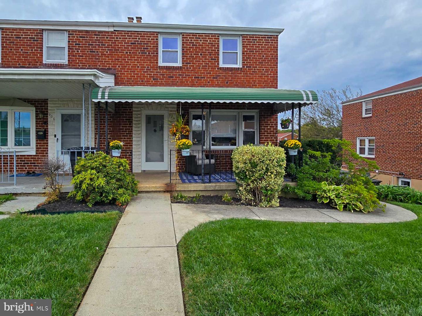 904 COURTNEY RD
