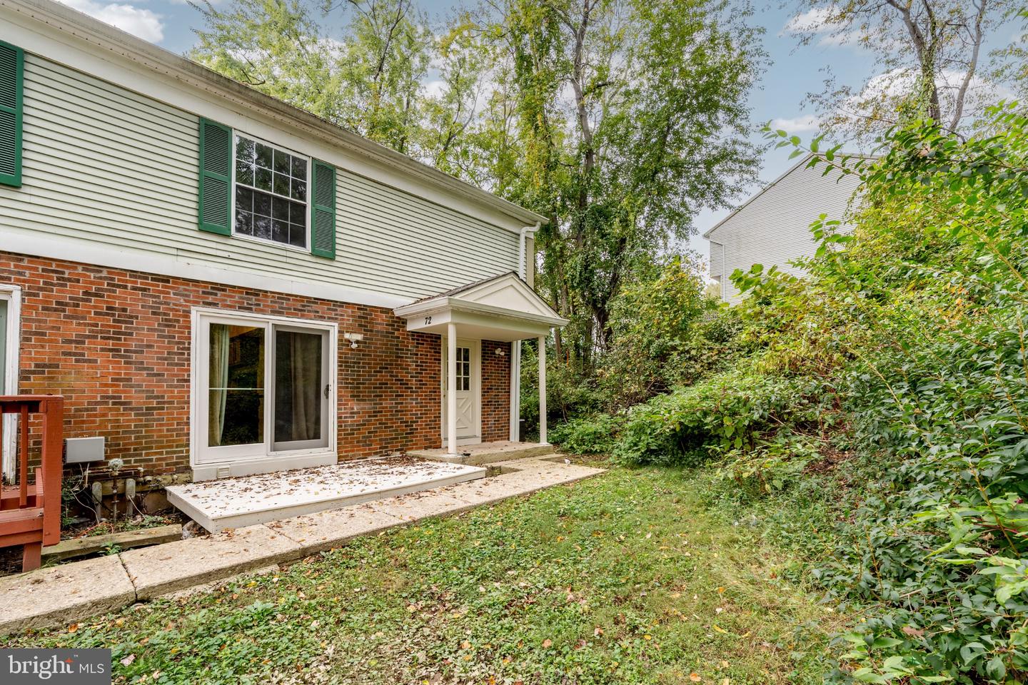 72 Ridgelawn Rd #d Property Photo 1