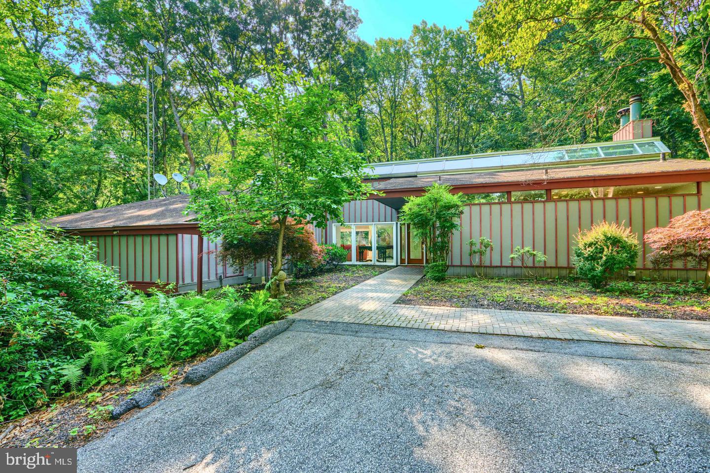 2101 Tufton Ave Property Photo 1