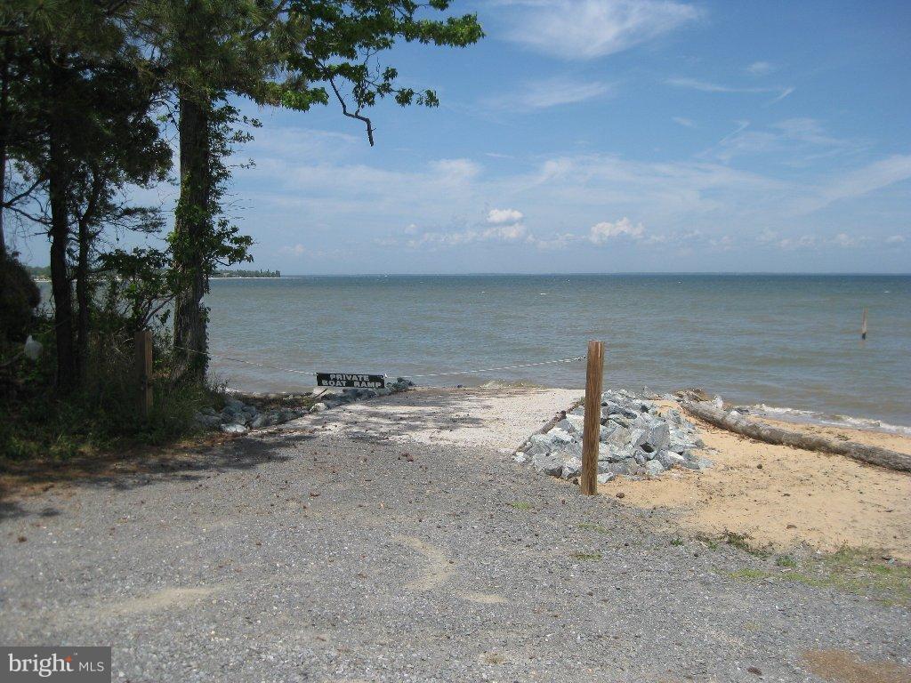 11234 Cove Lake Rd Property Photo 9