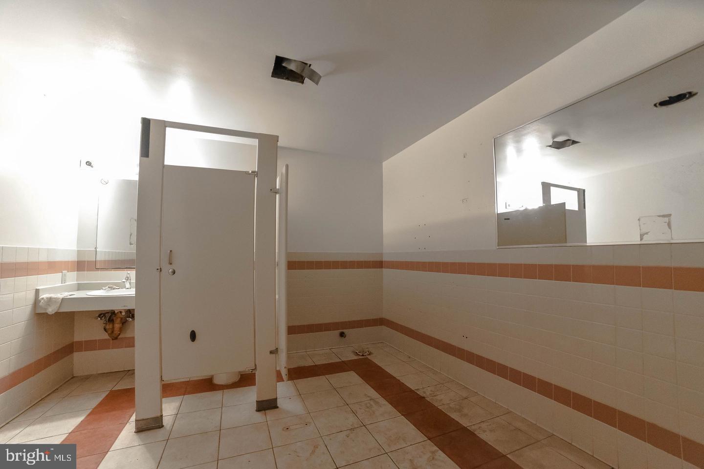 1232 E Mount Harmony Rd Property Photo 6
