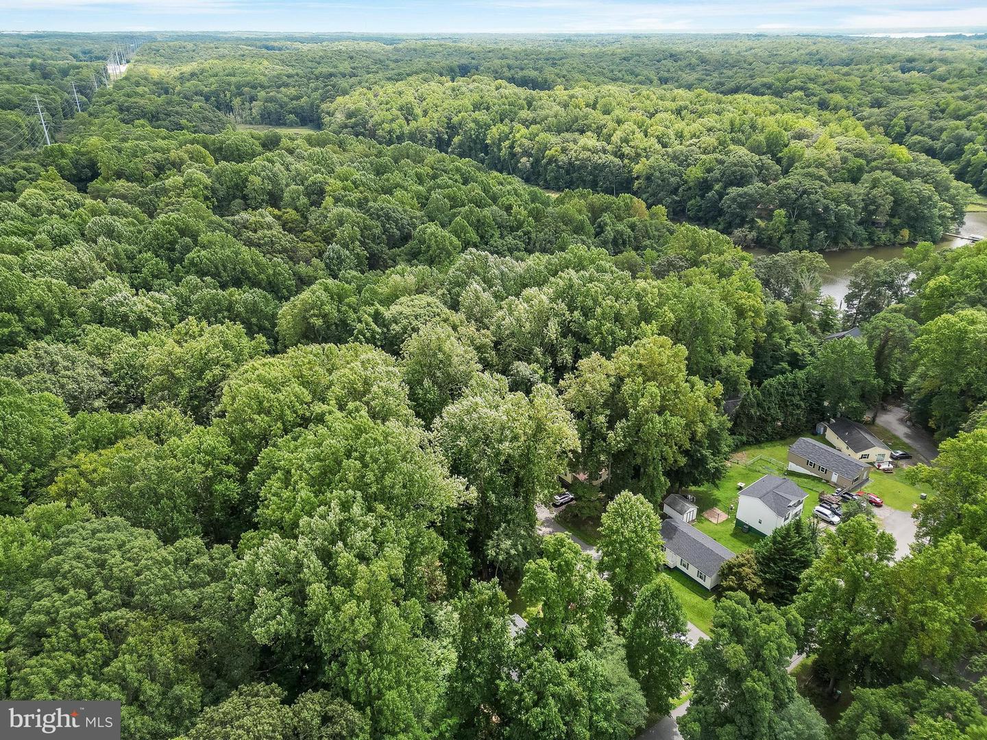 572 Evergreen Ct Property Photo 4