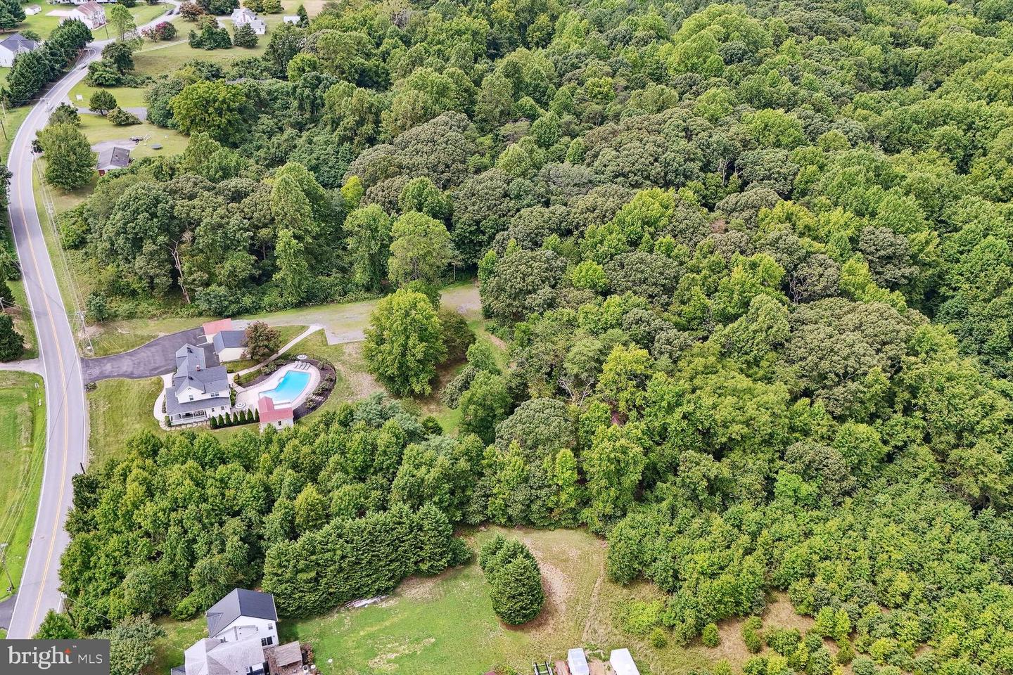 4260 Hunting Creek Rd Property Photo 6