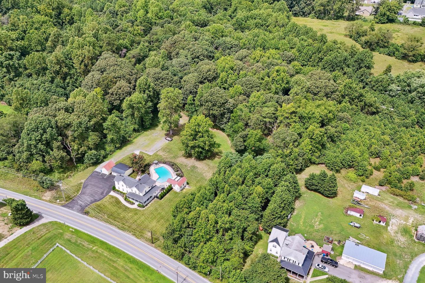 4260 Hunting Creek Rd Property Photo 8