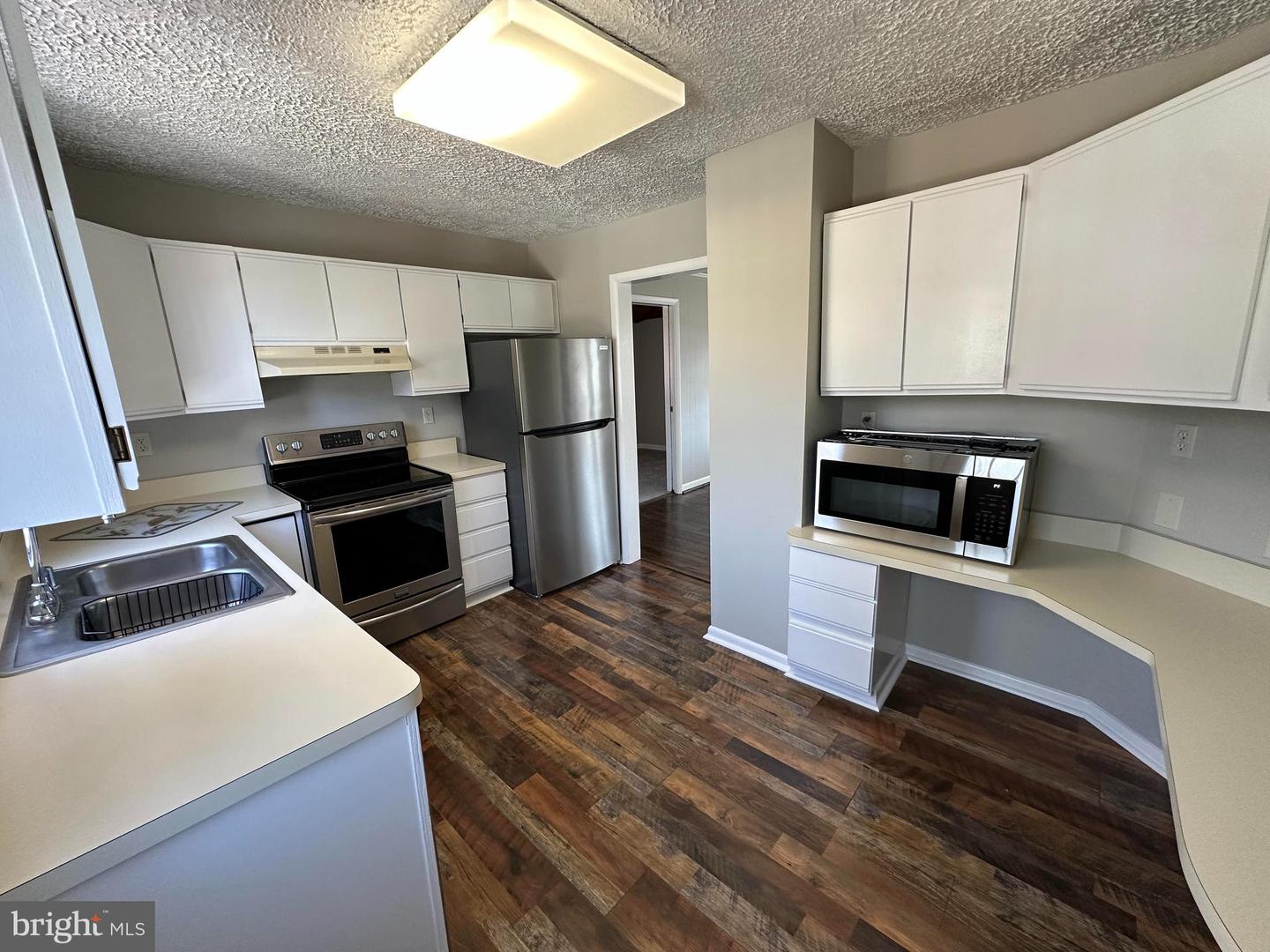 8579 Nursery Rd Property Photo 4