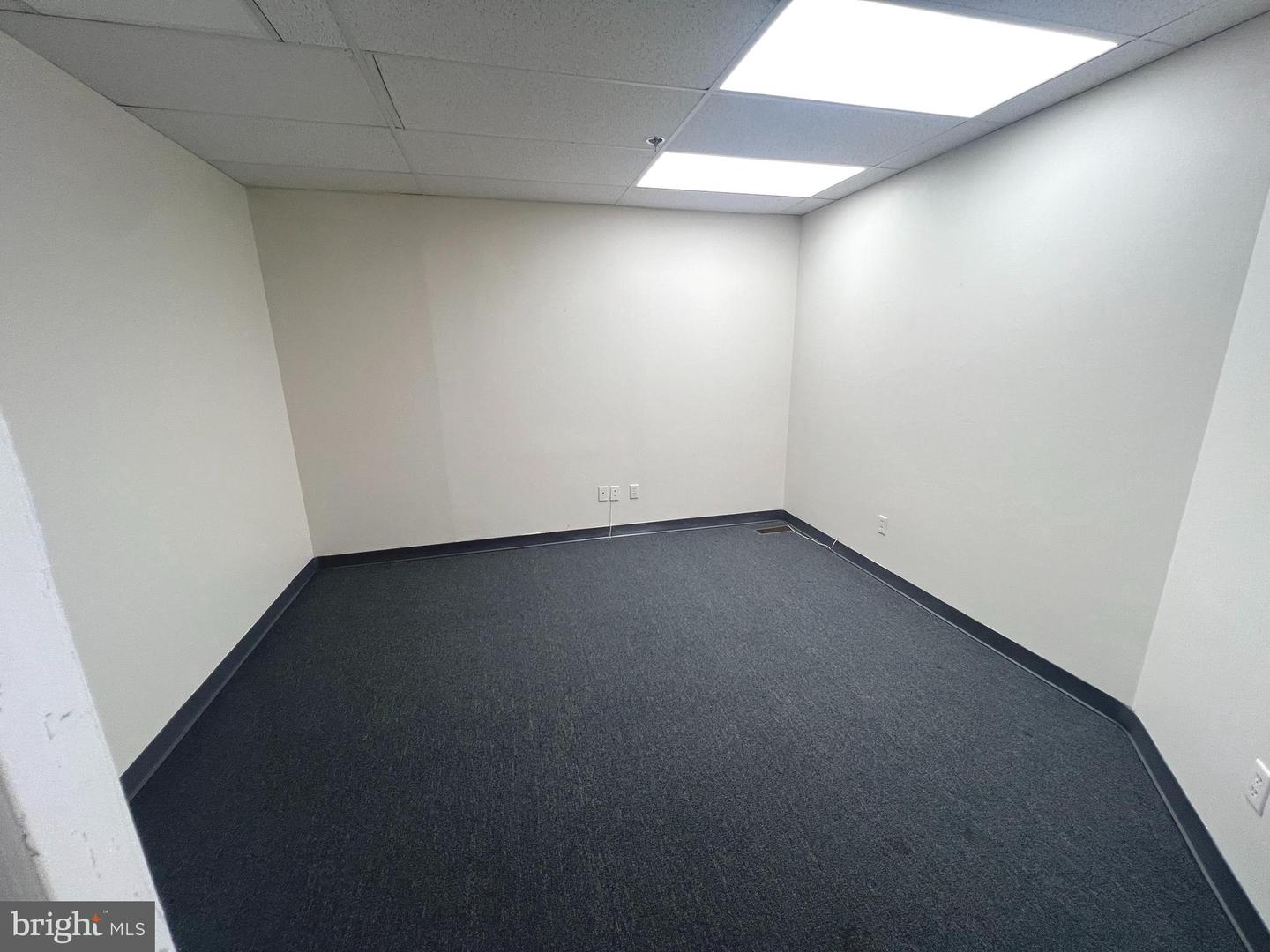 250 Merrimac Ct #upper Level Unit Property Photo 6
