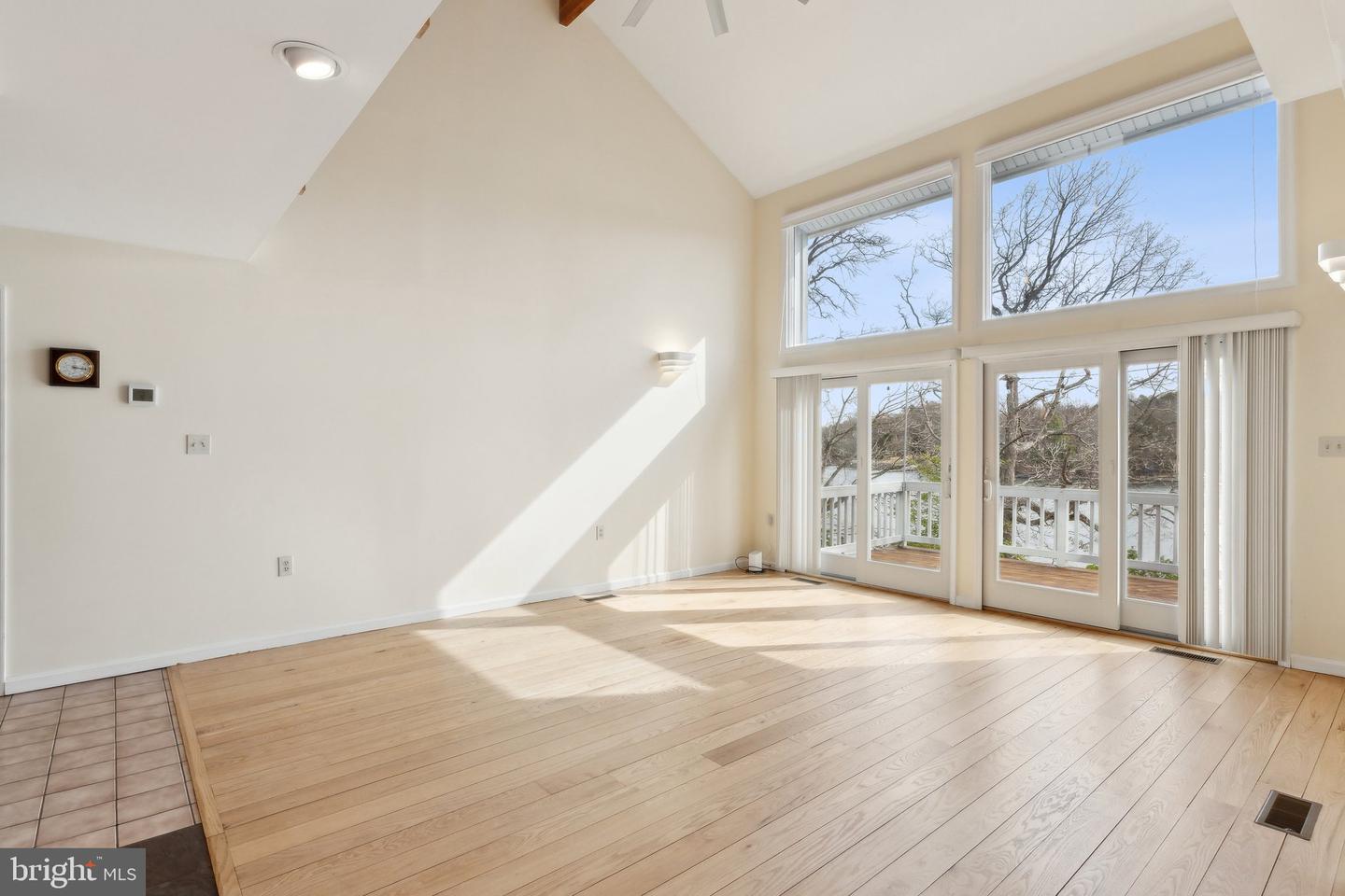 12106 Preston Dr Property Photo 6
